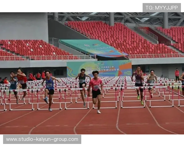 中长跑队伍进行高海拔训练，耐力积累显著